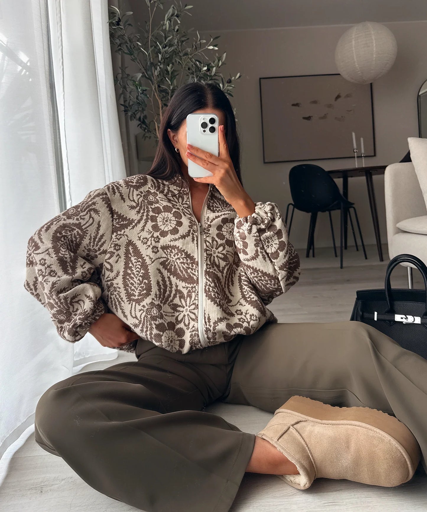 Pantalones plisados Caqui Cleo | Ezentia.Couture