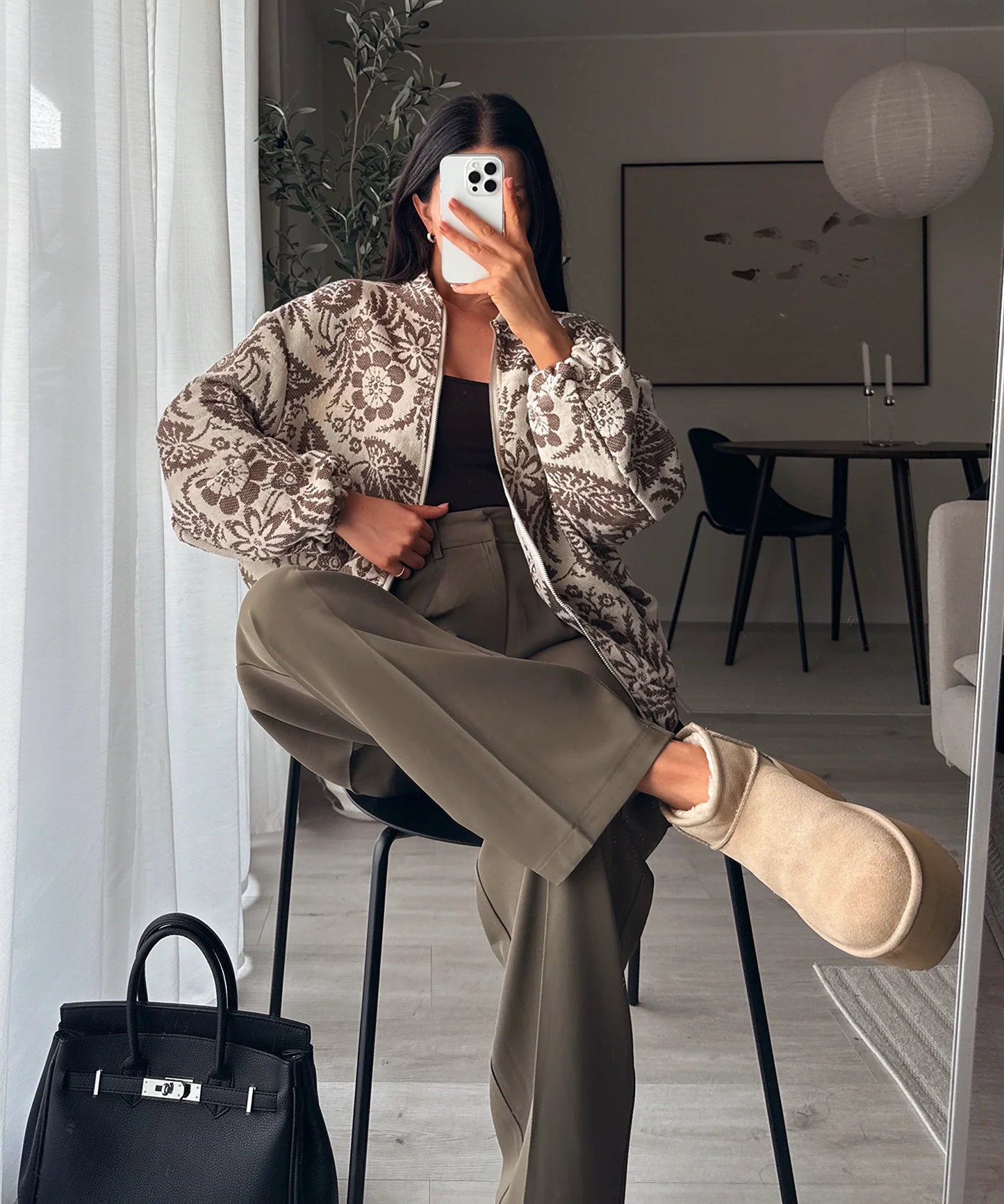 Pantalones plisados Caqui Cleo | Ezentia.Couture